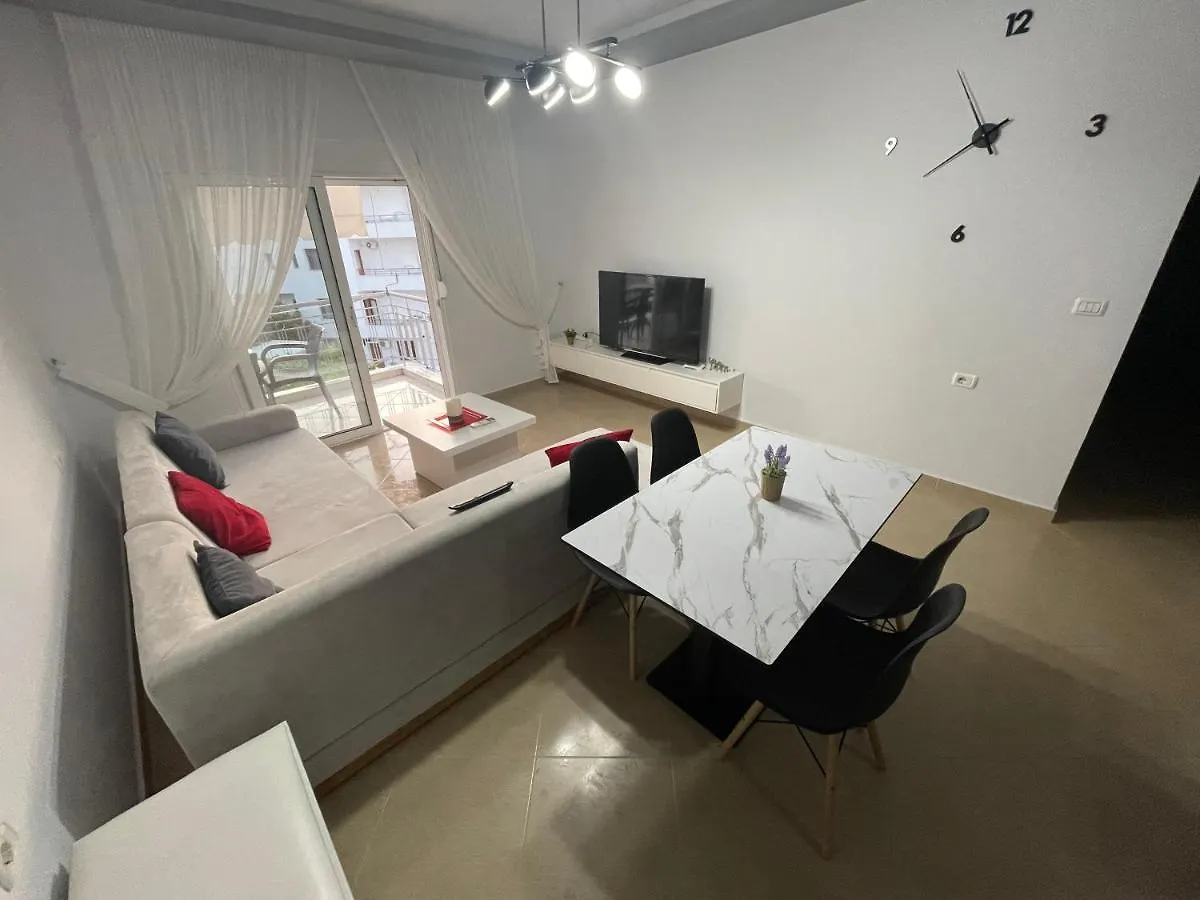 Cozy And Spacious Apartment With Sea View Sarande
