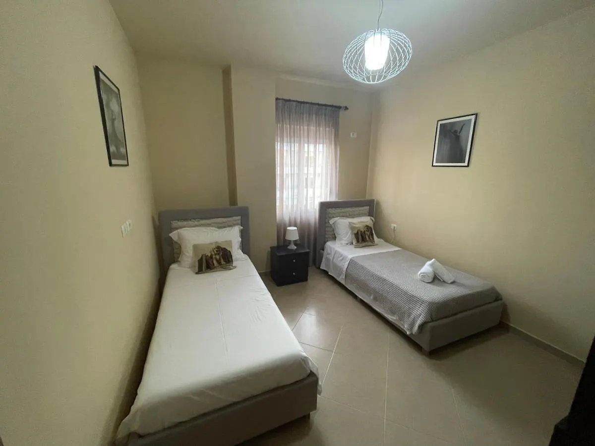 Cozy And Spacious Apartment With Sea View Sarande