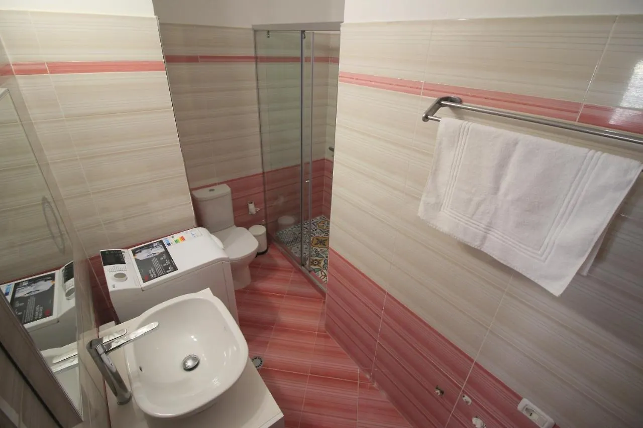 Cozy And Spacious Apartment With Sea View Sarande Albania