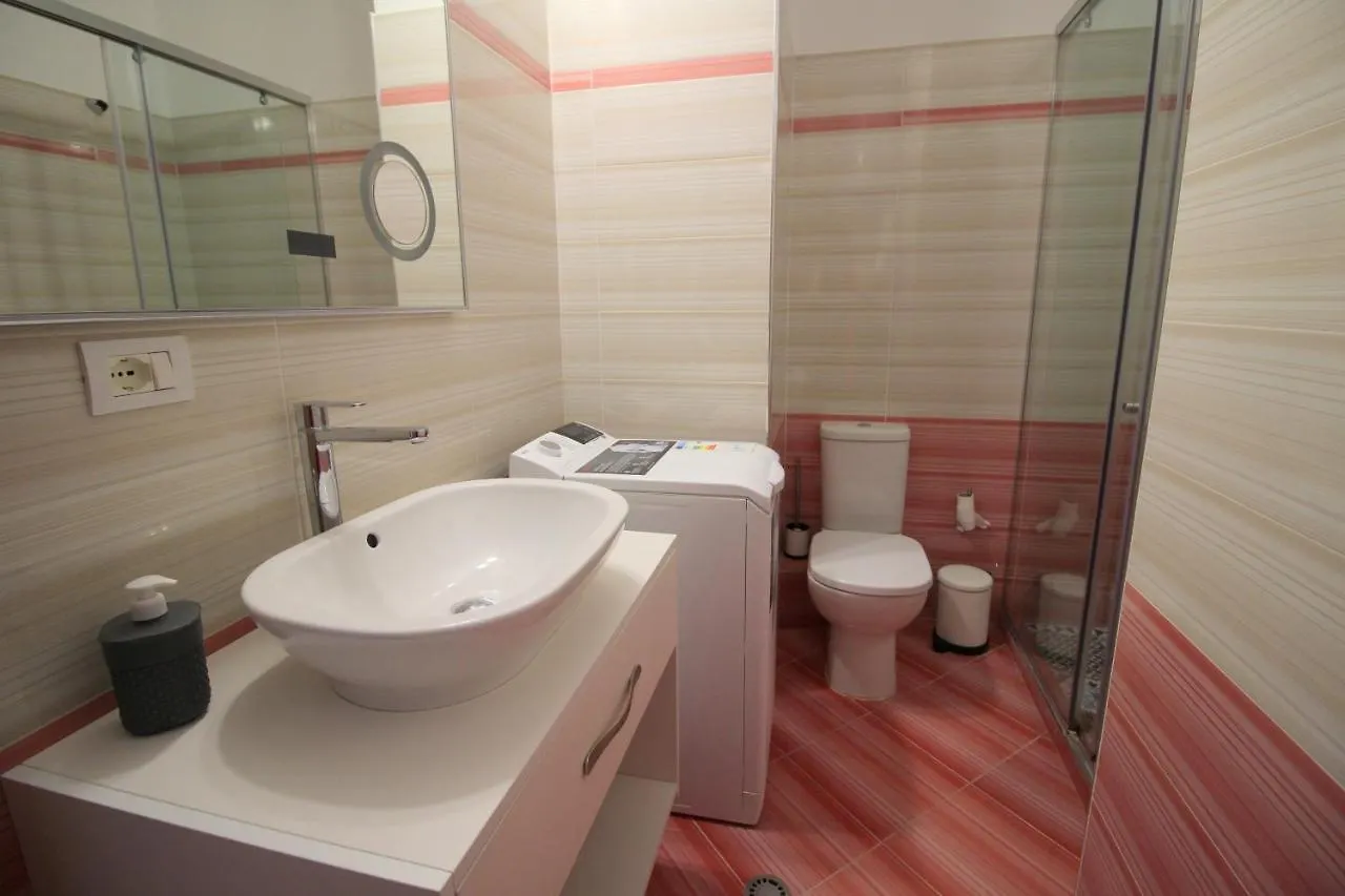 Cozy And Spacious Apartment With Sea View Sarande